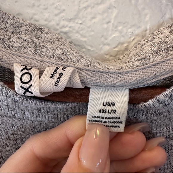 Roxy Women’s Lightweight Gray Knit Long Sleeve Top Size Large - Cozy & Casual - Picture 3 of 10